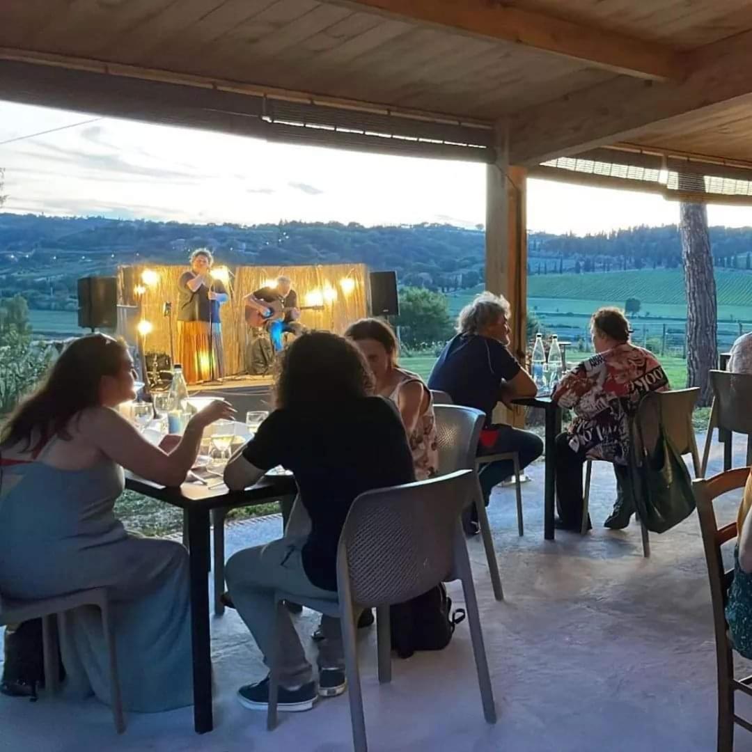 Agriturismo Con Cucina Il Favaio Paciano Exterior foto